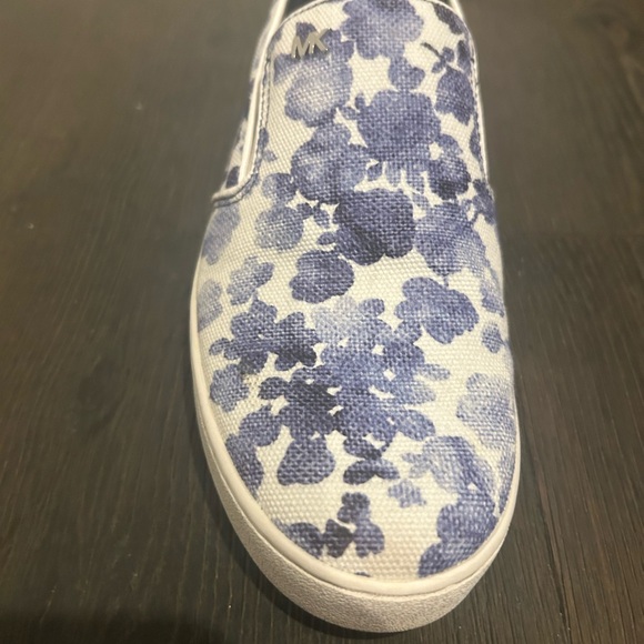 Michael Kors Keaton floral slip on sneaker - Picture 15 of 15